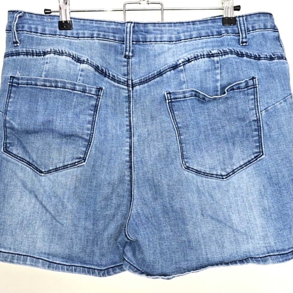 Hybrid & Company Blue Denim Jeans Lightly Distressed Women's Size 16